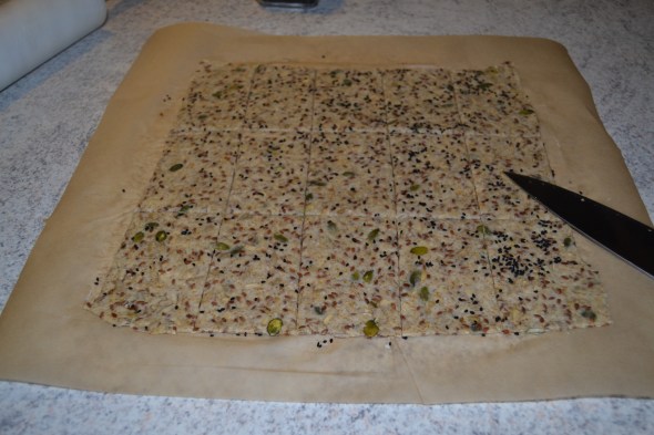 Knækbrød klar til at komme i ovnen