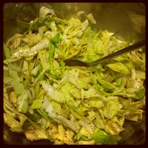 Spidskålssalat med sumak